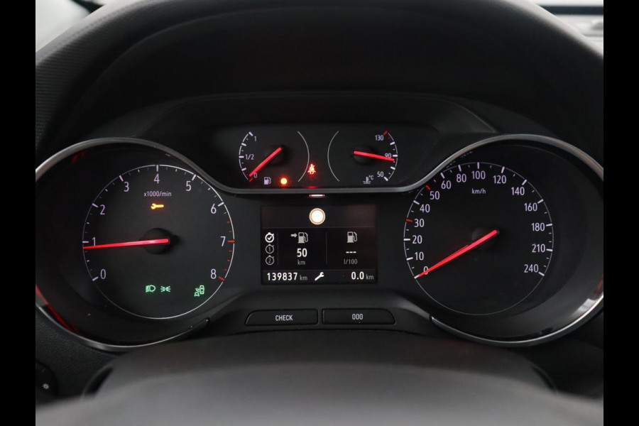 Opel Crossland X 1.2 Turbo Innovation | Cruise control | Stuur/stoel verwarming | Camera | Park assist | Trekhaak | Head-up | Carplay