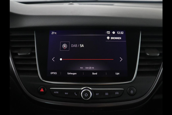 Opel Crossland X 1.2 Turbo Innovation | Cruise control | Stuur/stoel verwarming | Camera | Park assist | Trekhaak | Head-up | Carplay