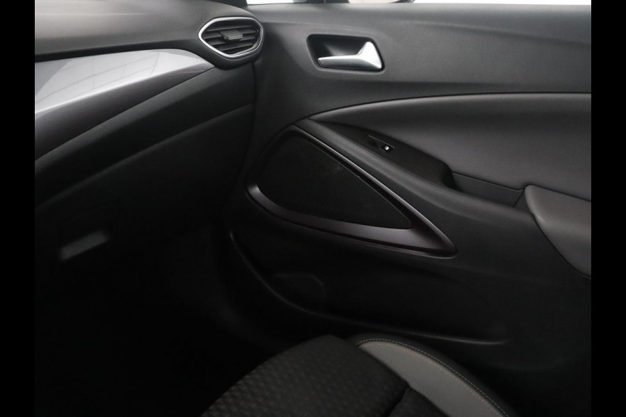 Opel Crossland X 1.2 Turbo Innovation | Cruise control | Stuur/stoel verwarming | Camera | Park assist | Trekhaak | Head-up | Carplay