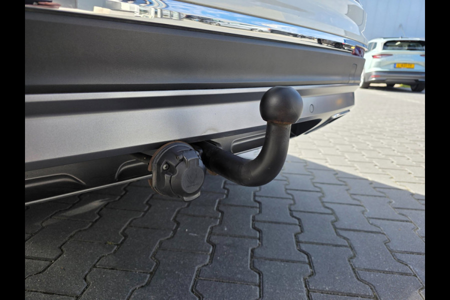 Volkswagen Tiguan Allspace 1.4 TSI Highline 7P | LEDER | 360 CAMERA | TREKHAAK