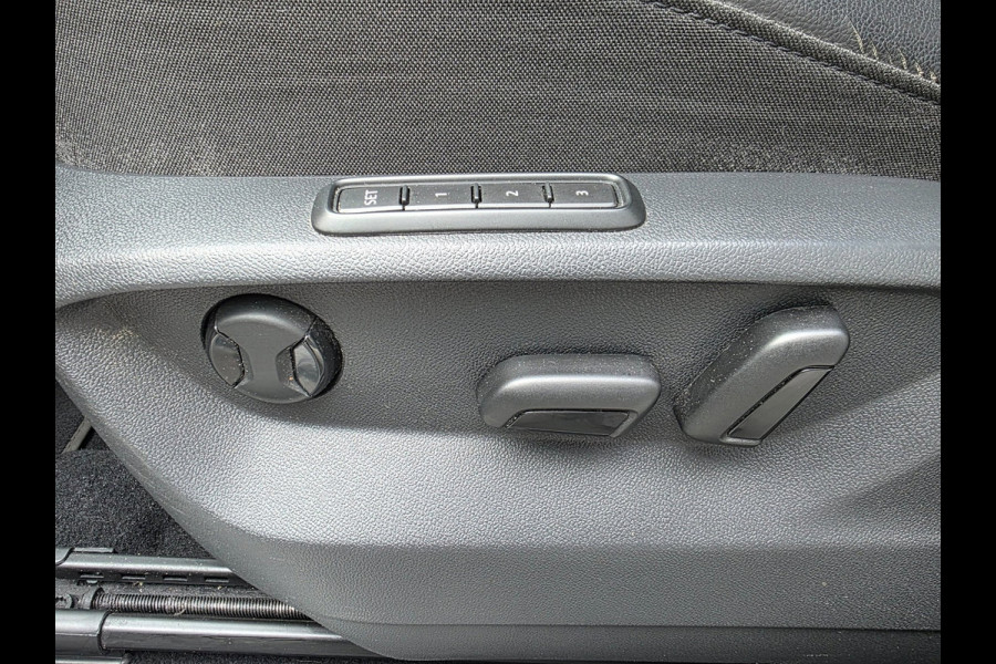 Volkswagen Tiguan Allspace 1.4 TSI Highline 7P | LEDER | 360 CAMERA | TREKHAAK