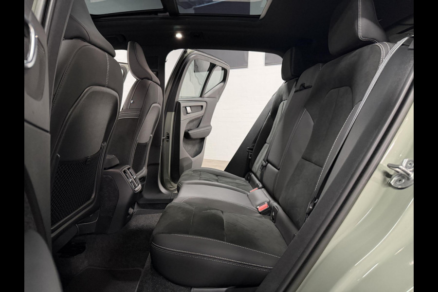 Volvo XC40 Single motor Ultimate Trekhaak | Open dak | Adapt. cruise control | Warmtepomp | 360 Camera | Stuur-/Stoelverwarming | Harman/Kardon | Carplay