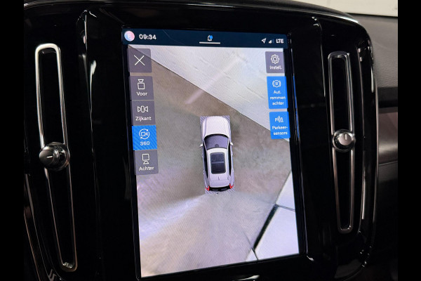 Volvo XC40 Single motor Ultimate Trekhaak | Open dak | Adapt. cruise control | Warmtepomp | 360 Camera | Stuur-/Stoelverwarming | Harman/Kardon | Carplay