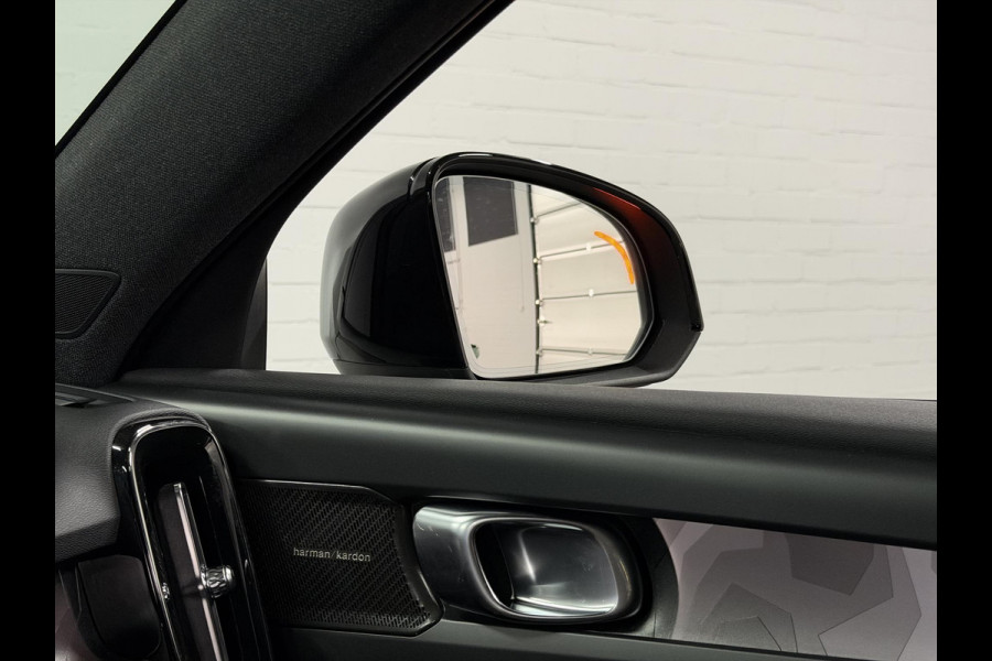 Volvo XC40 Single motor Ultimate Trekhaak | Open dak | Adapt. cruise control | Warmtepomp | 360 Camera | Stuur-/Stoelverwarming | Harman/Kardon | Carplay