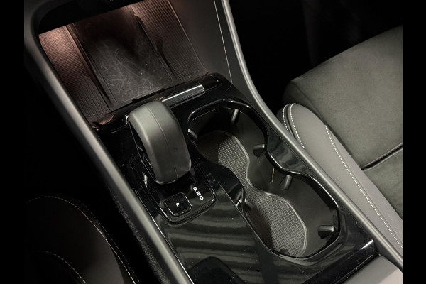 Volvo XC40 Single motor Ultimate Trekhaak | Open dak | Adapt. cruise control | Warmtepomp | 360 Camera | Stuur-/Stoelverwarming | Harman/Kardon | Carplay