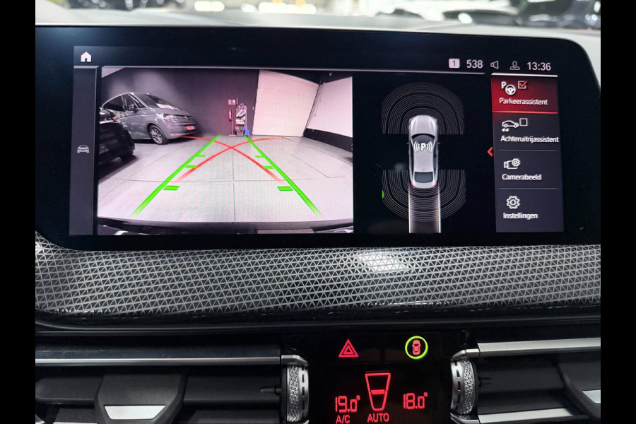 BMW 2 Serie Gran Coupé 218i M-SPORT PANO/M-STOELEN/H-UP/LEDER/CAM/DAB/CARPLAY///