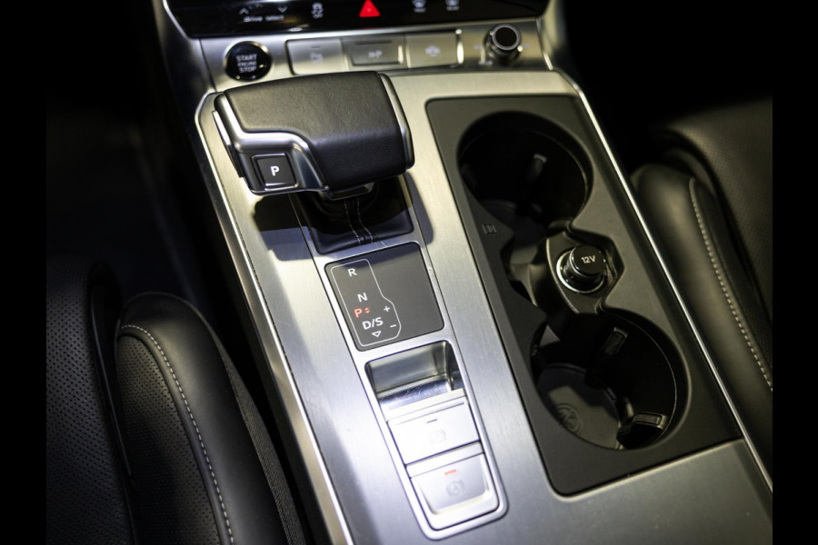 Audi A6 Avant 55 TFSI e quattro Pro Line S-Line Competition / 367pk / Panorama dak / Trekhaak / B&O / Rondomzicht camera /