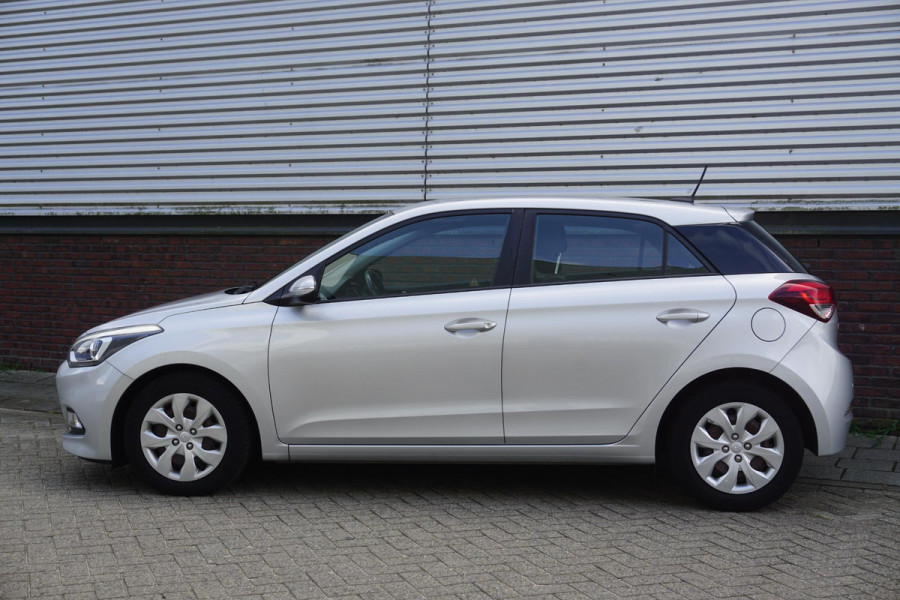 Hyundai i20 1.0 T-GDI 100PK/Dealeronderhouden/Camera/Navi/ 2e Eigenaar.