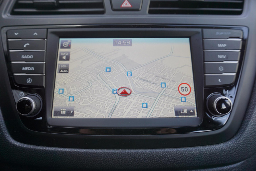 Hyundai i20 1.0 T-GDI 100PK/Dealeronderhouden/Camera/Navi/ 2e Eigenaar.