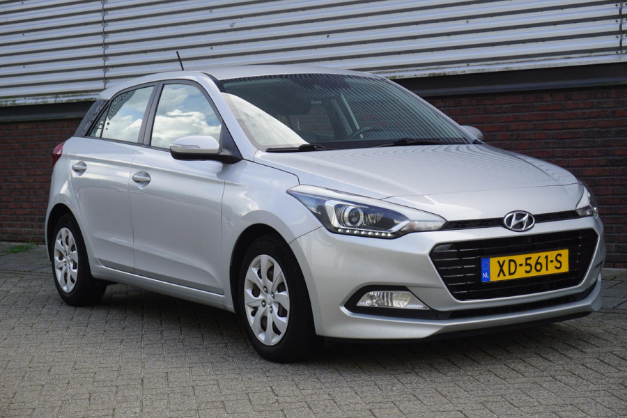 Hyundai i20 1.0 T-GDI 100PK/Dealeronderhouden/Camera/Navi/ 2e Eigenaar.