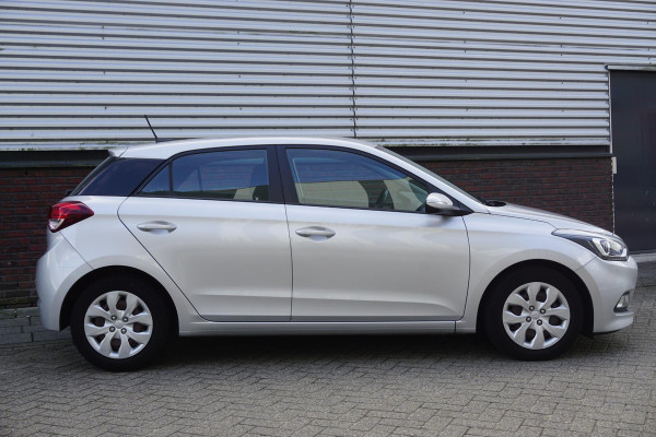 Hyundai i20 1.0 T-GDI 100PK/Dealeronderhouden/Camera/Navi/ 2e Eigenaar.