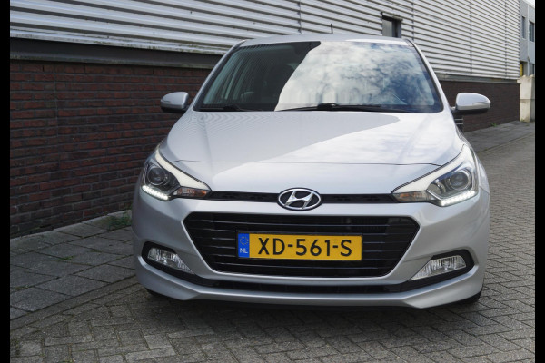 Hyundai i20 1.0 T-GDI 100PK/Dealeronderhouden/Camera/Navi/ 2e Eigenaar.