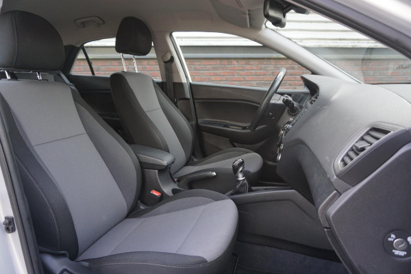 Hyundai i20 1.0 T-GDI 100PK/Dealeronderhouden/Camera/Navi/ 2e Eigenaar.