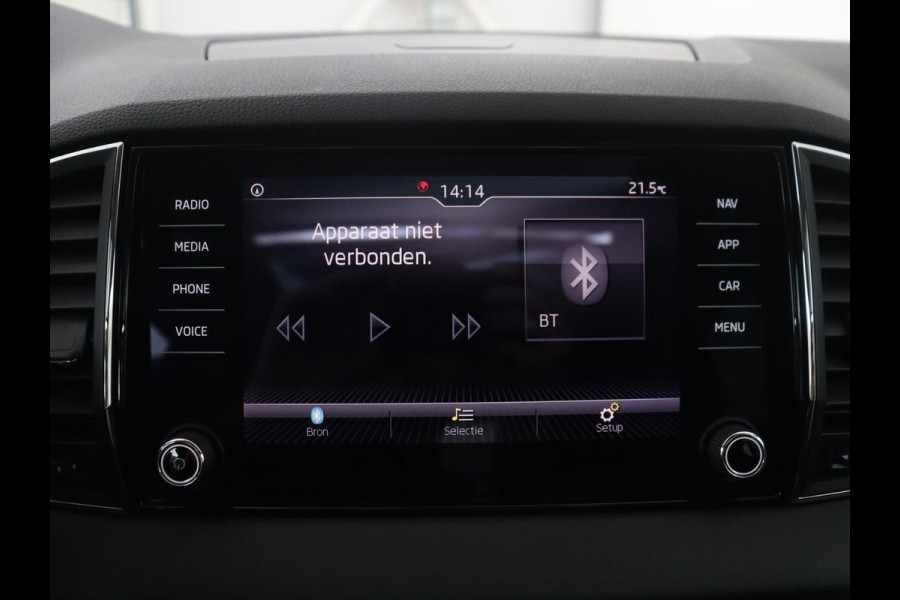 Škoda Karoq 1.5 TSI ACT Ambition Business | Panoramadak | Park assist | Climate control | Carplay | DAB | 17'' | Cruise control | Navigatie |