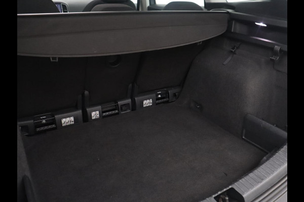 Škoda Karoq 1.5 TSI ACT Ambition Business | Panoramadak | Park assist | Climate control | Carplay | DAB | 17'' | Cruise control | Navigatie |