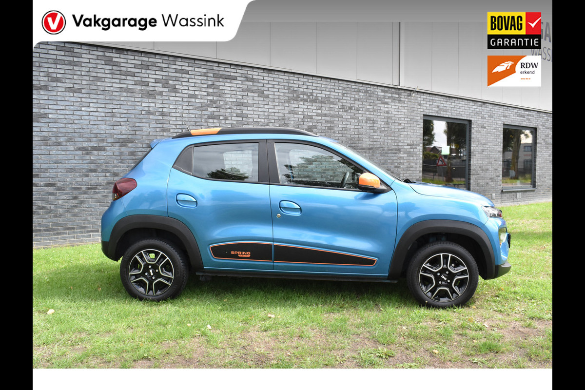 Dacia Spring Essential 27 kWh vol electric navigatie pdc Leer