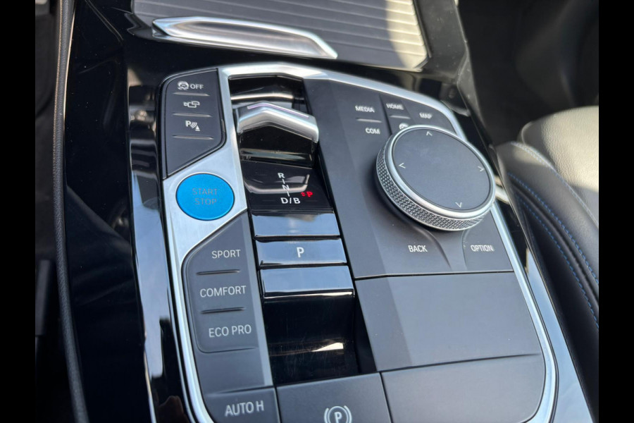 BMW iX3 High Executive 80 kWh 285 PK | M Pakket | Panoramadak | 360 graden camera | Sportstoelen | Harman/kardon | Keyless entry | Elektrische achterklep | Stoelverwarming | Head Up Display