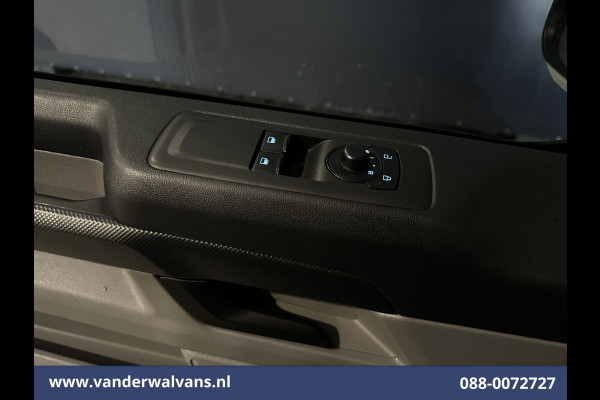 Ford Transit Custom 2.0 TDCI 136pk L2H1 Euro6 Airco | Camera | LED | Cruisecontrol Verwarmde voorruit, Parkeersensoren, Bijrijdersbank, 2740kg trekvermogen