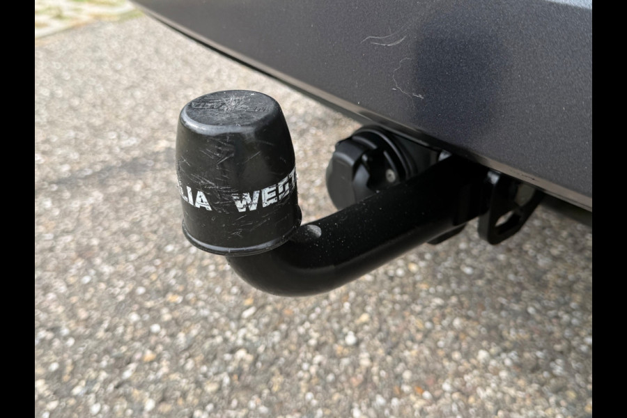 Škoda Karoq 1.5 TSI ACT Business Edition, trekhaak, stoelverwarming, navigatie, climaat controle