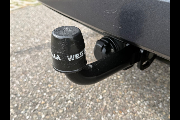 Škoda Karoq 1.5 TSI ACT Business Edition, trekhaak, stoelverwarming, navigatie, climaat controle