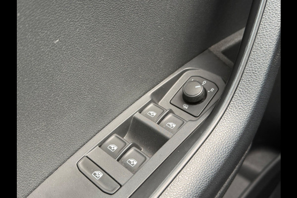 Škoda Karoq 1.5 TSI ACT Business Edition, trekhaak, stoelverwarming, navigatie, climaat controle