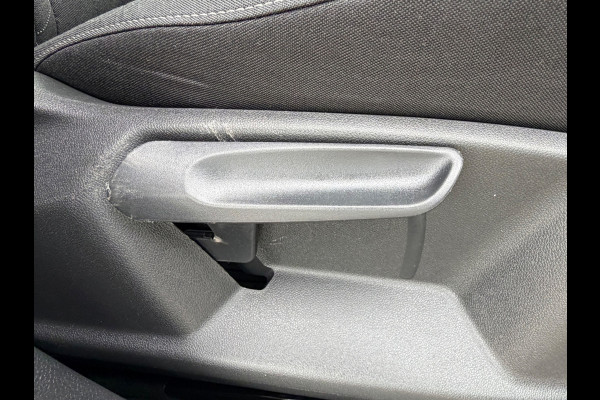 Škoda Karoq 1.5 TSI ACT Business Edition, trekhaak, stoelverwarming, navigatie, climaat controle
