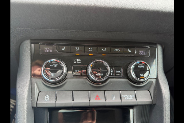 Škoda Karoq 1.5 TSI ACT Business Edition, trekhaak, stoelverwarming, navigatie, climaat controle