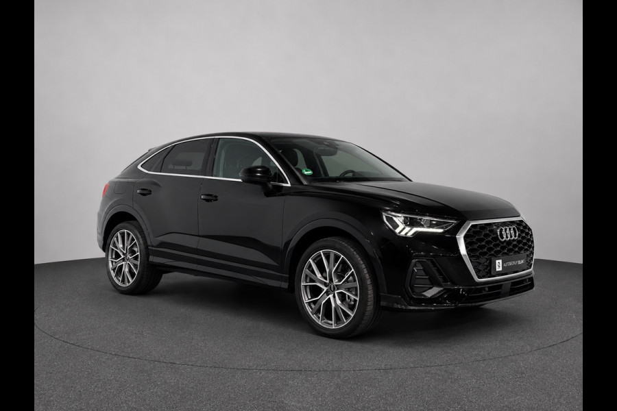 Audi Q3 Sportback 45 TFSI e S-line | 20 inch | LED | Carplay | Dodehoek | Alcantara | Virtual | Stoelverwarming | ACC | 1e eig.