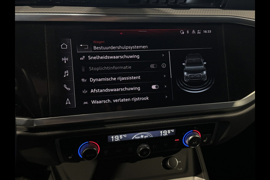 Audi Q3 Sportback 45 TFSI e S-line | 20 inch | LED | Carplay | Dodehoek | Alcantara | Virtual | Stoelverwarming | ACC | 1e eig.