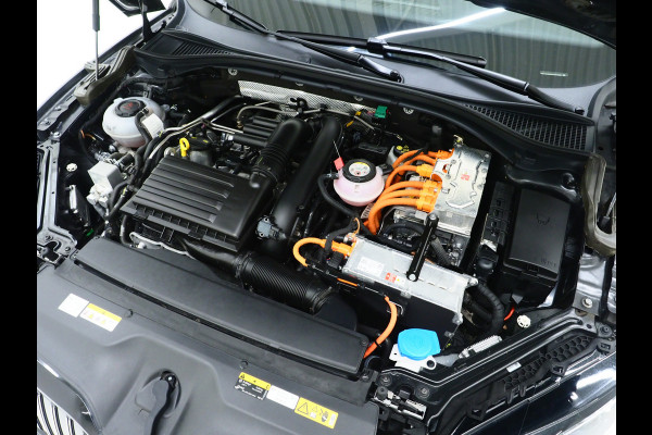 Škoda Superb Combi 1.4 TSI iV Sportline | Leder/Alcantara | Trekhaak | Carbon | 360 | Memory | Keyless | Adaptive Cruise