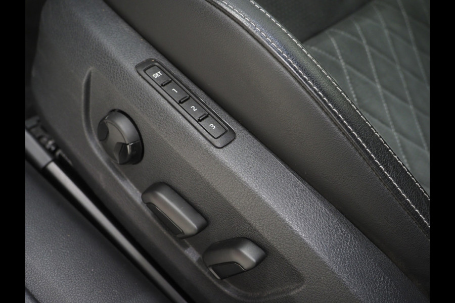 Škoda Superb Combi 1.4 TSI iV Sportline | Leder/Alcantara | Trekhaak | Carbon | 360 | Memory | Keyless | Adaptive Cruise
