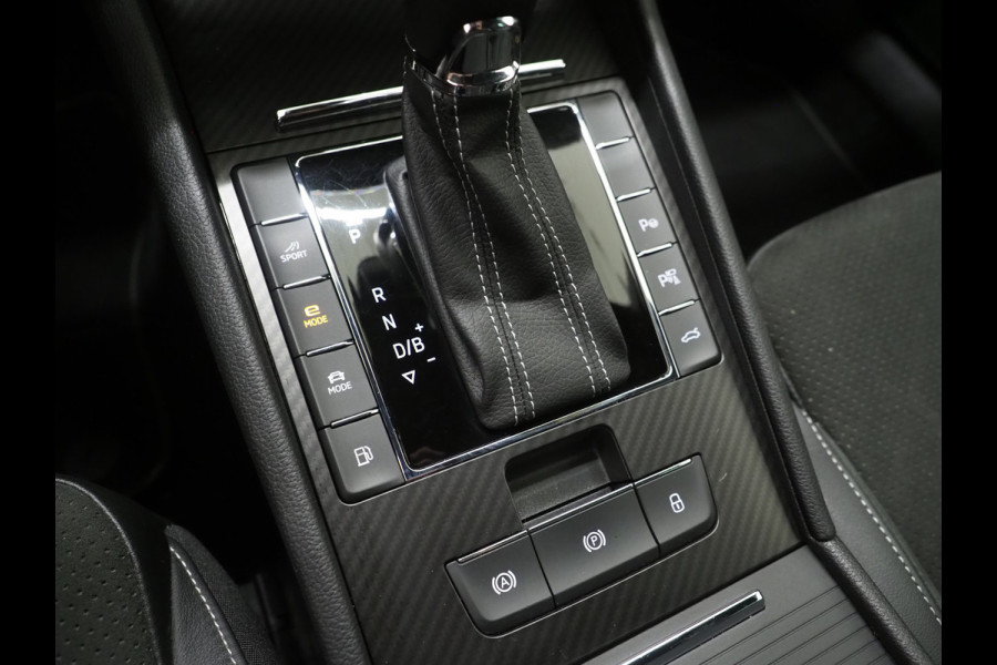 Škoda Superb Combi 1.4 TSI iV Sportline | Leder/Alcantara | Trekhaak | Carbon | 360 | Memory | Keyless | Adaptive Cruise