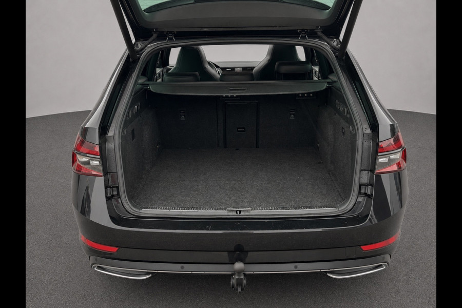 Škoda Superb Combi 1.4 TSI iV Sportline | Pano | Matrix LED | Trekhaak | Memory | ACC | Side Assist | Keyless | Dealer onderhouden