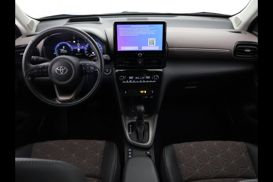 Toyota Yaris Cross 1.5 Hybrid 130 Executive Bi-Tone | HUD | Parkeersensoren | Stuur- & Stoelverwarming | Navigatie | BSM