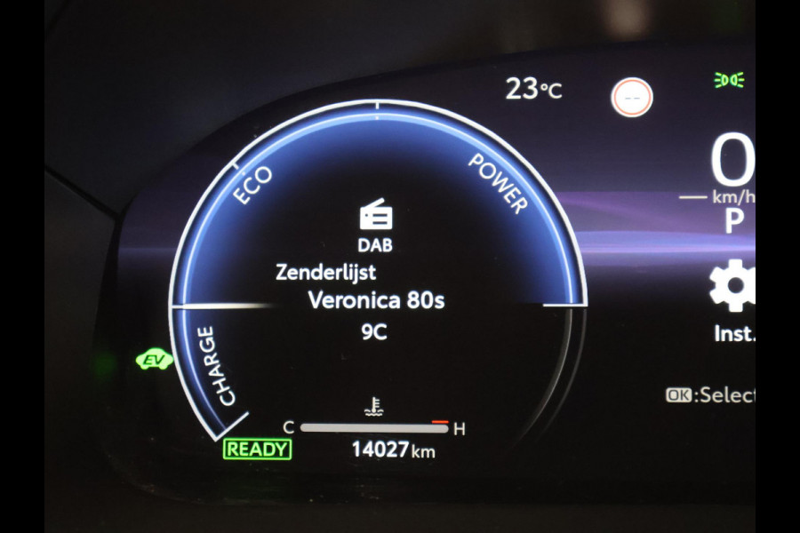 Toyota Yaris Cross 1.5 Hybrid 130 Executive Bi-Tone | HUD | Parkeersensoren | Stuur- & Stoelverwarming | Navigatie | BSM