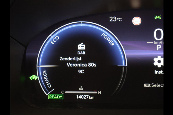 Toyota Yaris Cross 1.5 Hybrid 130 Executive Bi-Tone | HUD | Parkeersensoren | Stuur- & Stoelverwarming | Navigatie | BSM