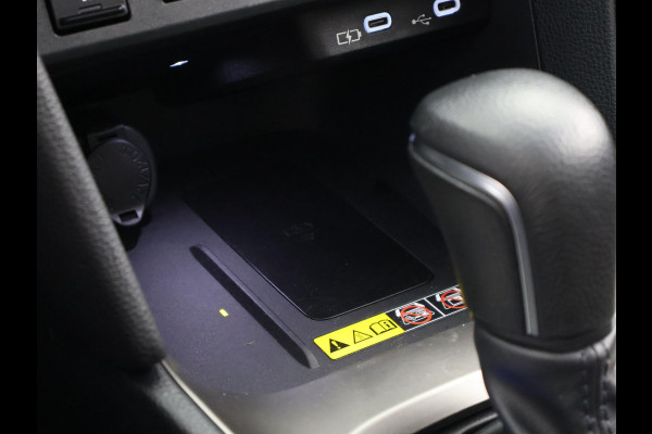Toyota Yaris Cross 1.5 Hybrid 130 Executive Bi-Tone | HUD | Parkeersensoren | Stuur- & Stoelverwarming | Navigatie | BSM