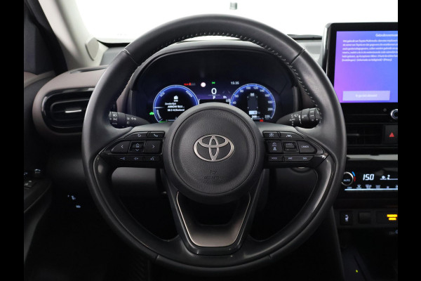 Toyota Yaris Cross 1.5 Hybrid 130 Executive Bi-Tone | HUD | Parkeersensoren | Stuur- & Stoelverwarming | Navigatie | BSM