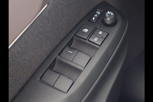 Toyota Yaris Cross 1.5 Hybrid 130 Executive Bi-Tone | HUD | Parkeersensoren | Stuur- & Stoelverwarming | Navigatie | BSM