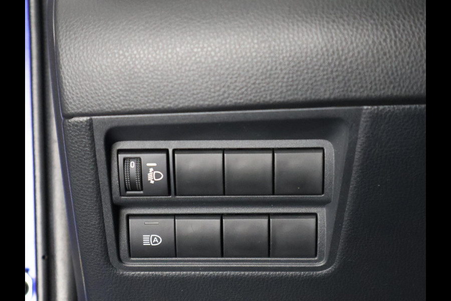 Toyota Yaris Cross 1.5 Hybrid 130 Executive Bi-Tone | HUD | Parkeersensoren | Stuur- & Stoelverwarming | Navigatie | BSM