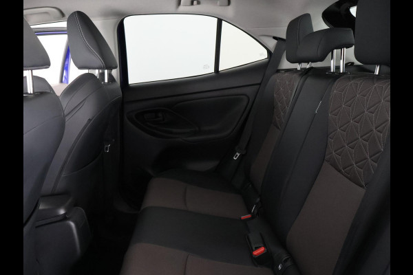 Toyota Yaris Cross 1.5 Hybrid 130 Executive Bi-Tone | HUD | Parkeersensoren | Stuur- & Stoelverwarming | Navigatie | BSM