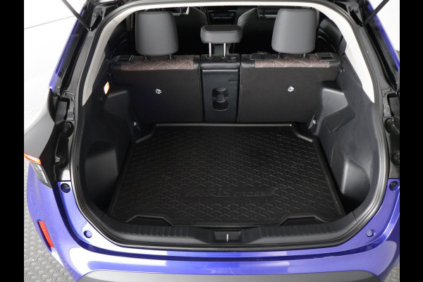Toyota Yaris Cross 1.5 Hybrid 130 Executive Bi-Tone | HUD | Parkeersensoren | Stuur- & Stoelverwarming | Navigatie | BSM