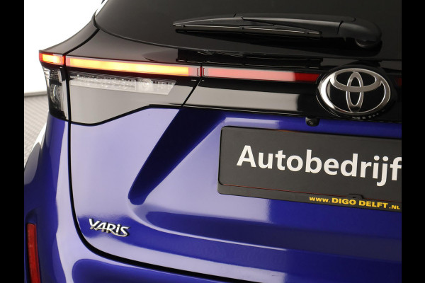 Toyota Yaris Cross 1.5 Hybrid 130 Executive Bi-Tone | HUD | Parkeersensoren | Stuur- & Stoelverwarming | Navigatie | BSM