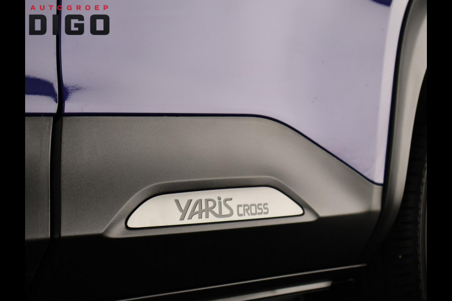 Toyota Yaris Cross 1.5 Hybrid 130 Executive Bi-Tone | HUD | Parkeersensoren | Stuur- & Stoelverwarming | Navigatie | BSM