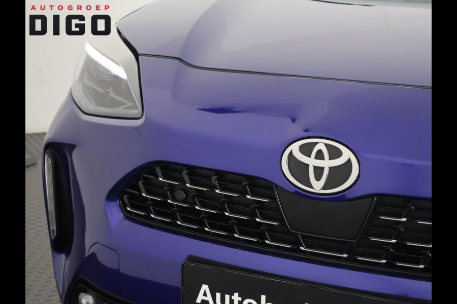 Toyota Yaris Cross 1.5 Hybrid 130 Executive Bi-Tone | HUD | Parkeersensoren | Stuur- & Stoelverwarming | Navigatie | BSM