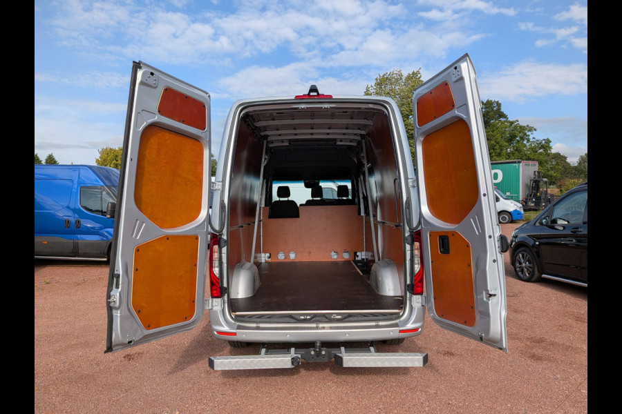 Mercedes-Benz Sprinter 316 CDI L2H2 3500KG Trekhaak / 360 Cam / Led / Vol