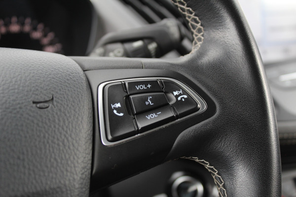 Ford Kuga 1.5 EcoBoost 150PK Vignale | Trekhaak | Sony | Leder | Camera | Stoelverwarming