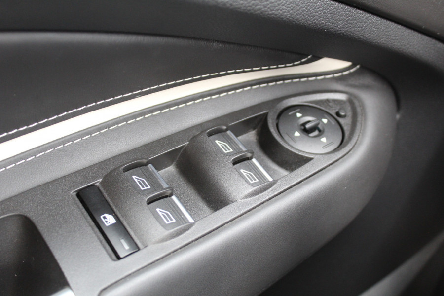 Ford Kuga 1.5 EcoBoost 150PK Vignale | Trekhaak | Sony | Leder | Camera | Stoelverwarming