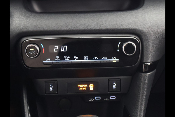 Toyota Yaris 1.5 Hybrid 115 Dynamic Luxury | Stuur- & Stoelverwarming | Parkeersensoren | Adaptieve Cruise Control | BSM