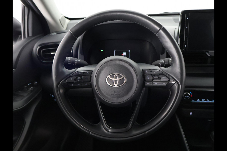 Toyota Yaris 1.5 Hybrid 115 Dynamic Luxury | Stuur- & Stoelverwarming | Parkeersensoren | Adaptieve Cruise Control | BSM
